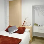 Lo ゲストハウス 3*