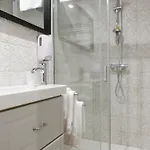 Lo ゲストハウス 3*